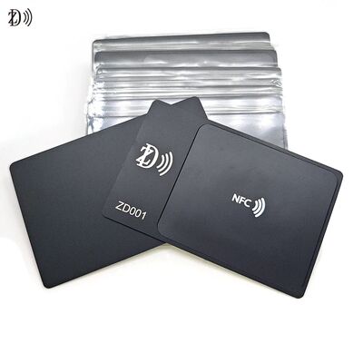 Diseño personalizado Tarjeta de visita NFC de metal NTAG216 888 bytes 13.56MHz RFID Tarjeta de visita de metal de acero inoxidable