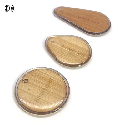 Llavero de madera impreso personalizado con llavero de madera de epoxi completo impermeable Comunicación RFID NFC de 13.56 MHz para control de acceso