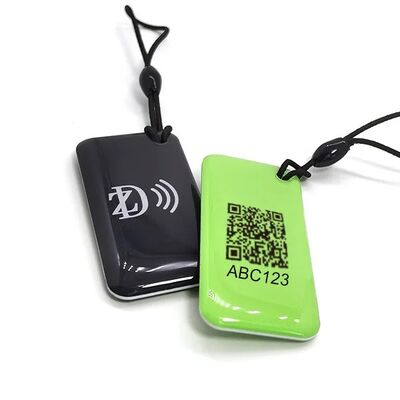 Llavero NFC RFID de epoxi impermeable MIFARE Classic EV1 1K/4K programable con diseño personalizado para etiqueta de llave de control de acceso